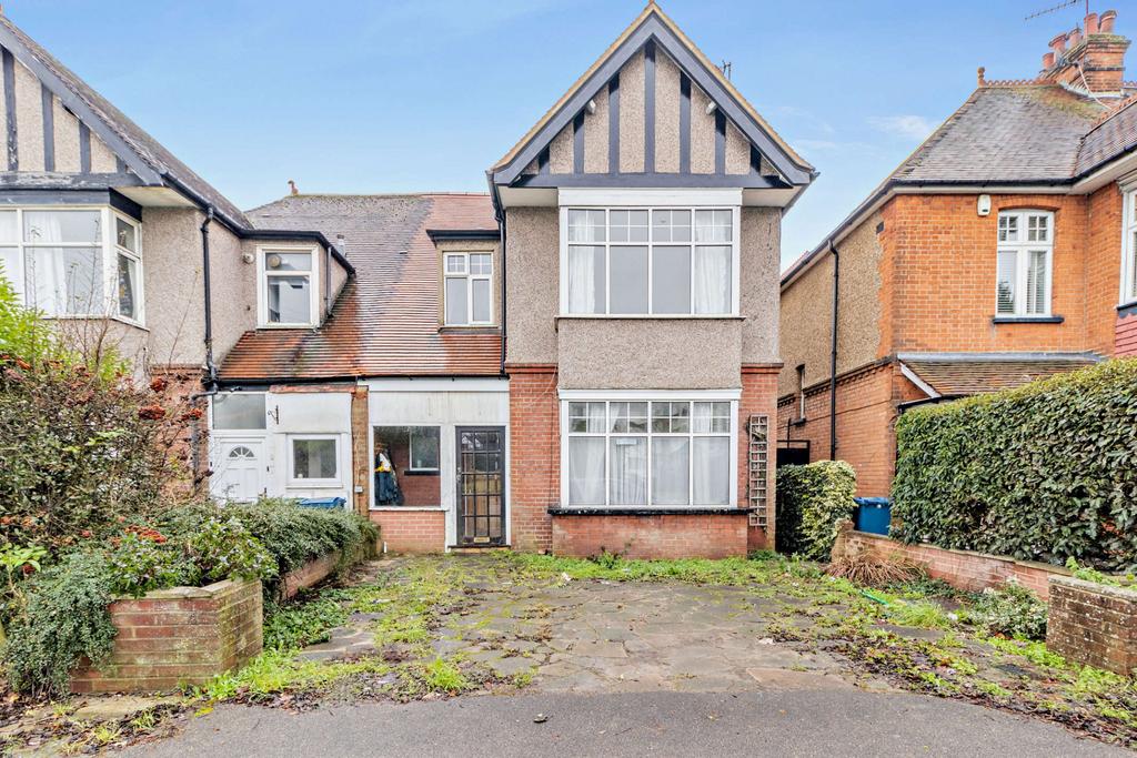 Pinner Road, Pinner, HA5 4 bed semidetached house for sale £665,000