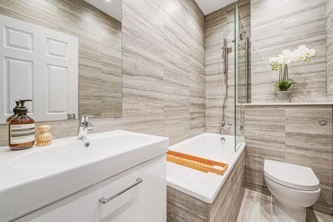 Flat 2, 50 The Grove, Ealing, London, W5 5LG