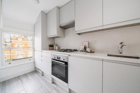 Flat 4, 50 The Grove, Ealing, London, W5 5LG