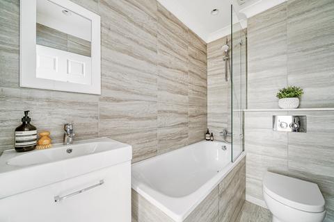 Flat 4, 50 The Grove, Ealing, London, W5 5LG