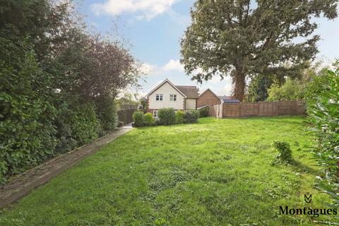 4 bedroom detached house for sale, Sunnyside Road, Epping, CM16