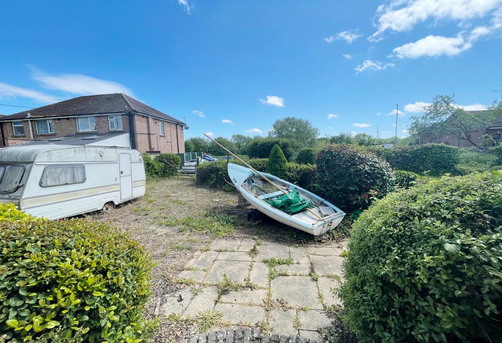 Ringwood Road, Ferndown, Dorset 3 bed detached bungalow for sale £475,000