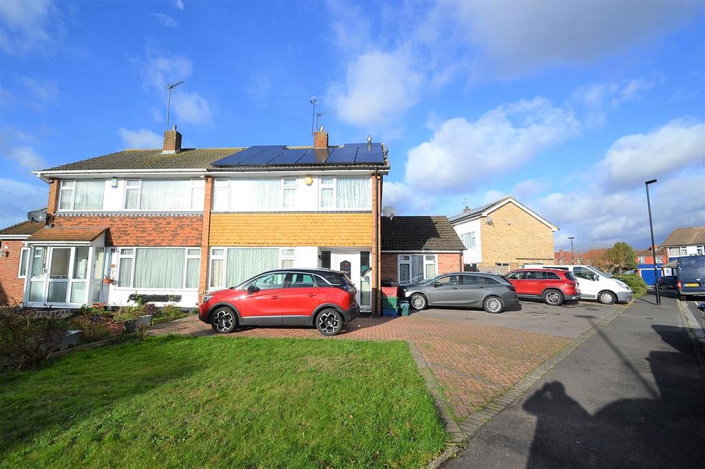 Park Way, Feltham 4 bed semidetached house £565,000