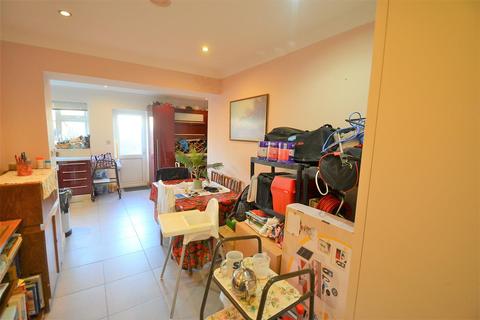 30 Park Way, Feltham, TW14 9DJ