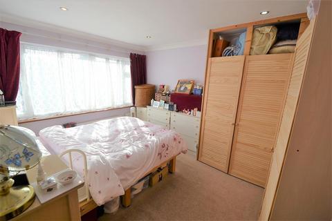 30 Park Way, Feltham, TW14 9DJ