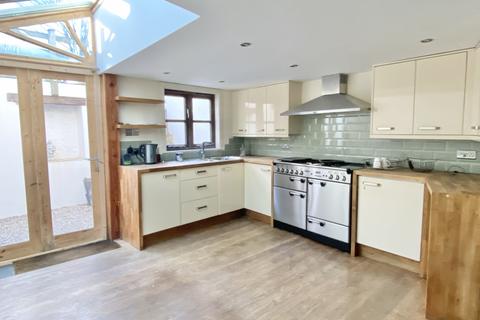 6 Prospect Place, Hayle, TR27 4LT