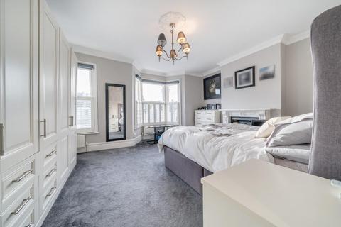 24 Bassingham Road, Earlsfield, London, SW18 3AG