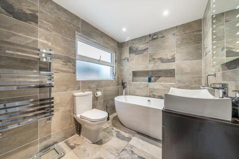 24 Bassingham Road, Earlsfield, London, SW18 3AG