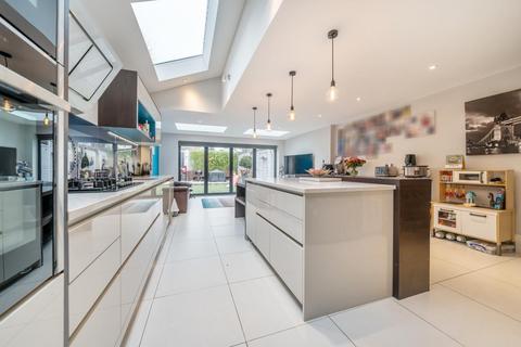 24 Bassingham Road, Earlsfield, London, SW18 3AG
