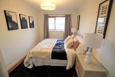 40 Gibbs Couch, Watford, WD19 5EQ