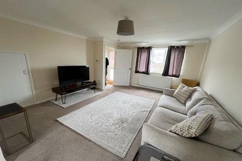 3 bedroom terraced house to rent, Badgers Close, Kingsbridge
