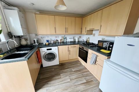 3 bedroom terraced house to rent, Badgers Close, Kingsbridge
