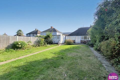 3 bedroom semi-detached bungalow to rent, Carlingford Drive, Westcliff On Sea