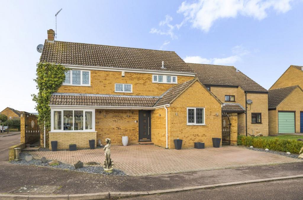 Brittons Close, Sharnbrook 4 bed detached house for sale £475,000