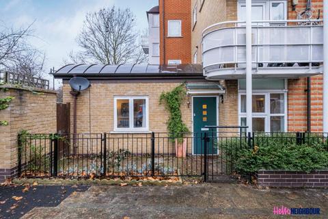 2 bedroom apartment to rent, Dragon Road, London SE15
