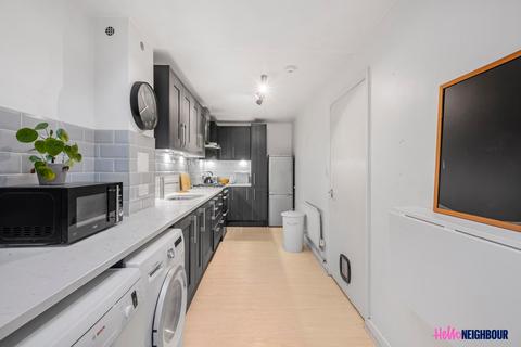2 bedroom apartment to rent, Dragon Road, London SE15