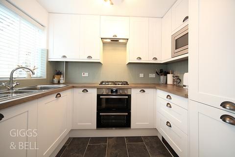 2 The Belfry, Luton, LU2 7GA