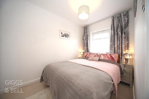 2 The Belfry, Luton, LU2 7GA