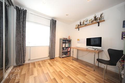 2 The Belfry, Luton, LU2 7GA
