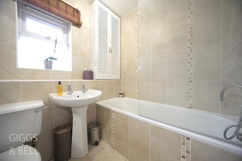 2 The Belfry, Luton, LU2 7GA