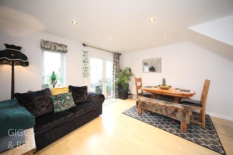 2 The Belfry, Luton, LU2 7GA