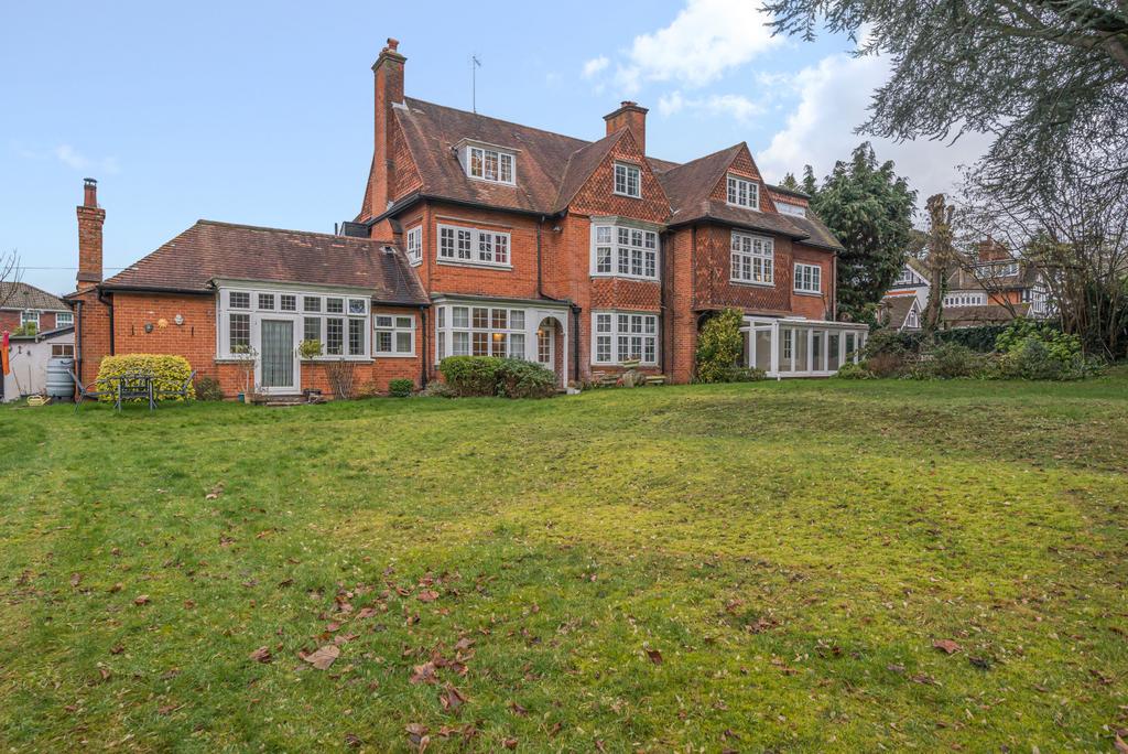 Garth, Heathside Road... 1 bed apartment £285,000