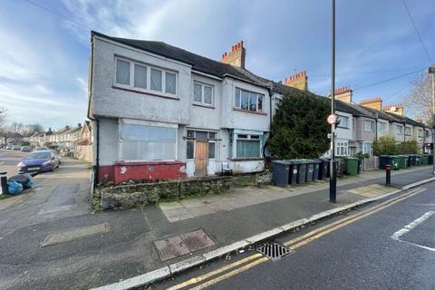 122 Marvels Lane, London, SE12 9PG