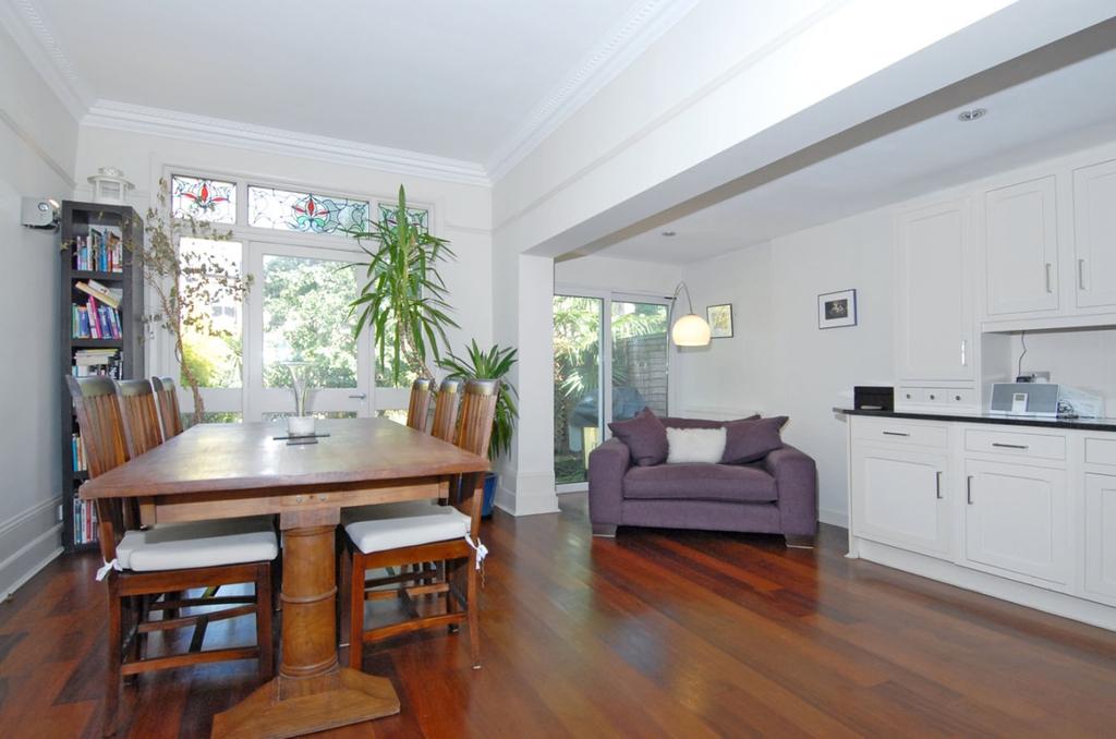 Nelson Road Crouch End N8 4 bed house £3,600 pcm (£831 pw)