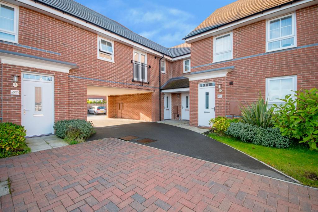 Kenbrook Road, Hucknall, Nottingham... 1 bed £675 pcm (£