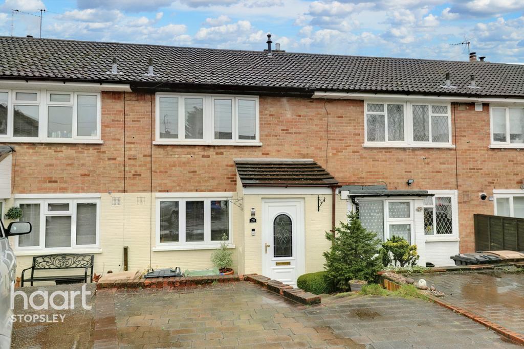 Dorel Close, Round Green 2 bed terraced house £260,000