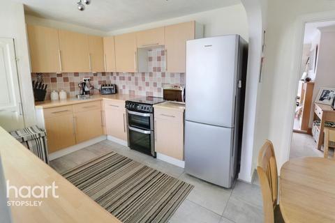 28 Dorel Close, Luton, LU2 7JH
