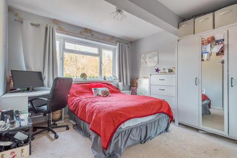 15 Clearsprings, Lightwater, GU18 5YJ