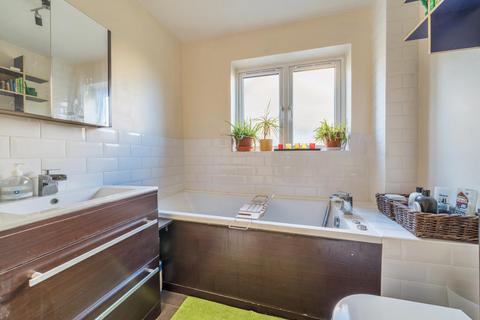 15 Clearsprings, Lightwater, GU18 5YJ