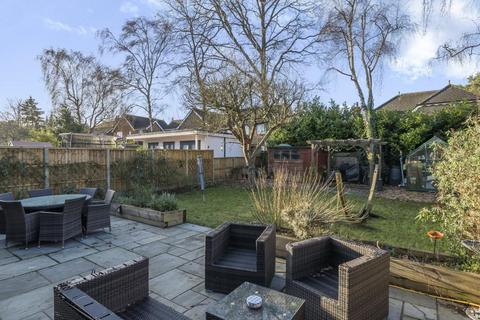 15 Clearsprings, Lightwater, GU18 5YJ