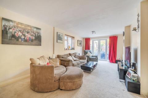 15 Clearsprings, Lightwater, GU18 5YJ