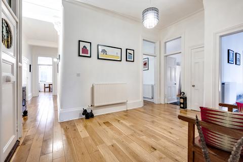 2/1, 17 Clarence Drive, Hyndland, Glasgow, G12 9QN