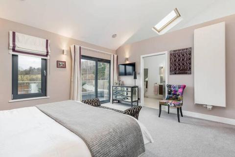 46f Cammo Road, Edinburgh, EH4 8AP