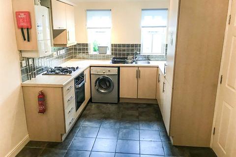 2 bedroom end of terrace house to rent, Schuster Road, Victoria Park, M14