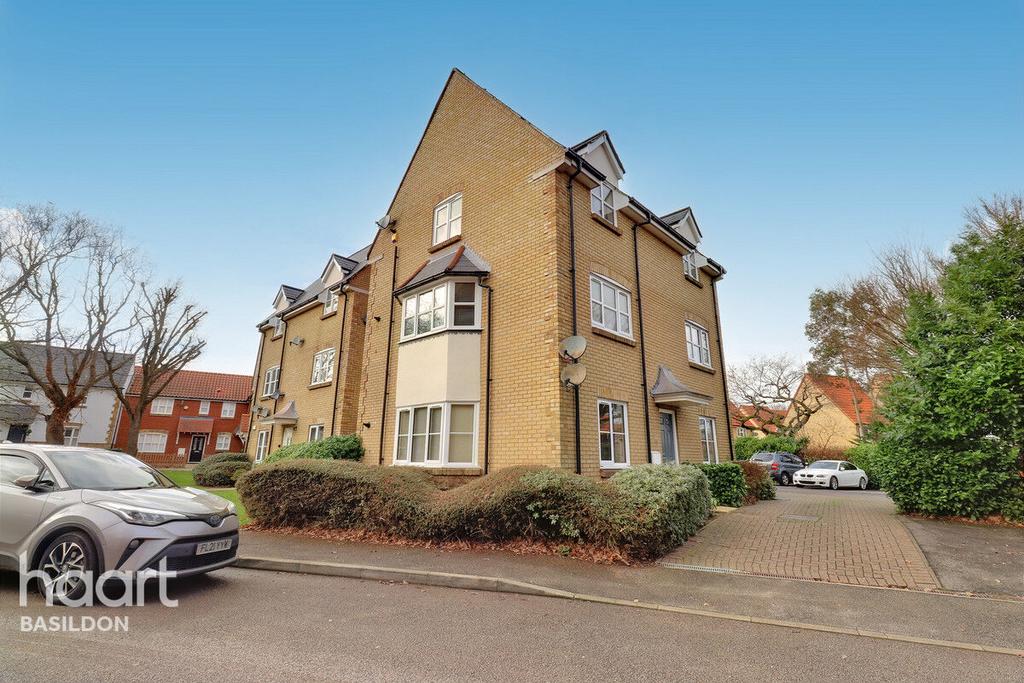 Bramble Tye, Basildon 2 bed flat for sale £250,000