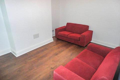 3 bedroom terraced house to rent, Whitby Road, Fallowfield, M14