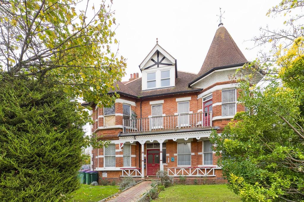 Cherry Garden Avenue, Folkestone 1 Bed Apartment For Sale - £157,000