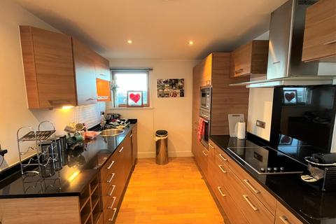 2 bedroom apartment to rent, McClintock House