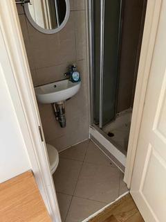 Studio to rent, Abbey Road, Park Royal