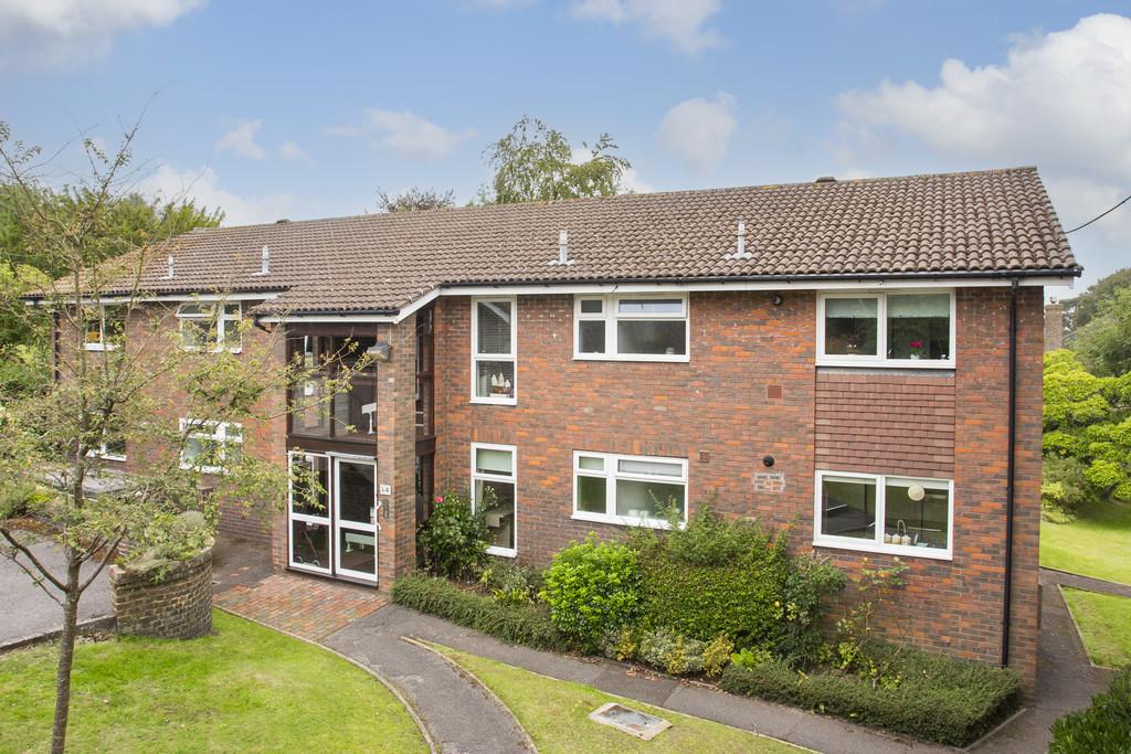 Beacon Road, Crowborough 2 bed apartment for sale £299,950