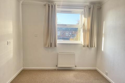 3 bedroom terraced house to rent, Fords Road St Thomas Exeter Devon