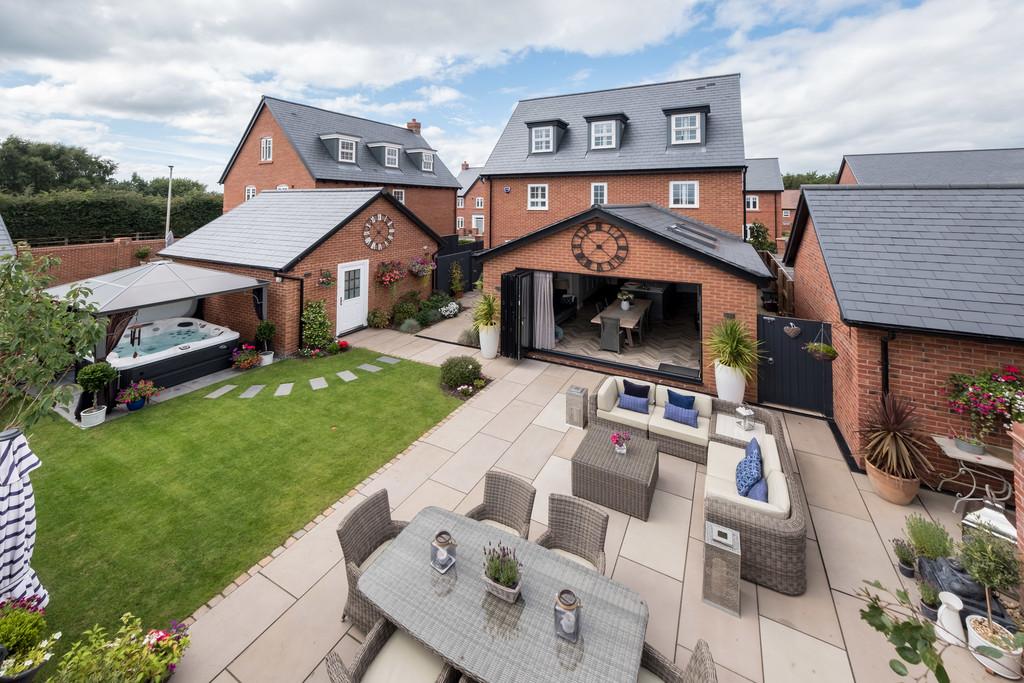 Tiverton Way, Tarporley, CW6 5 bed detached house for sale £735,000