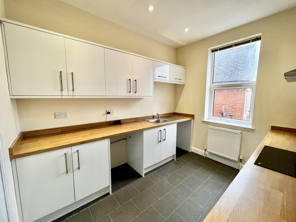 Main Road, Radcliffe On Trent 2 bed apartment £695 pcm (£160 pw)