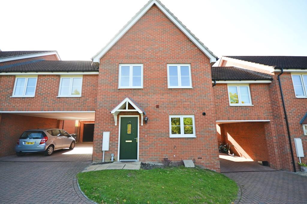 Howland Close, Saffron Walden 3 bed semidetached house £1,500 pcm (£