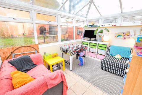 18 Bridespring Road, Exeter, EX4 7EY