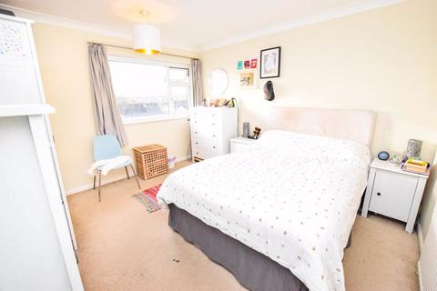 18 Bridespring Road, Exeter, EX4 7EY